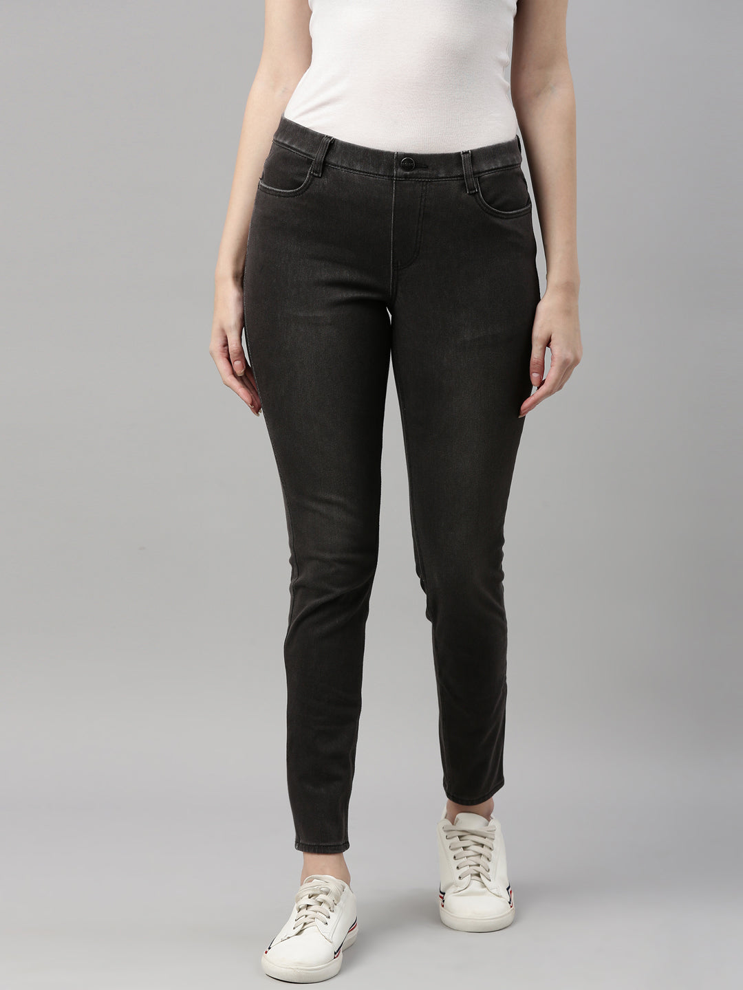 Women Solid Black Denim Jeggings