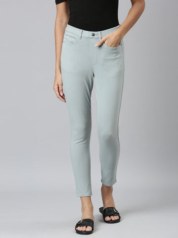 Women Solid Sky Blue Mid Rise Cropped Jeggings