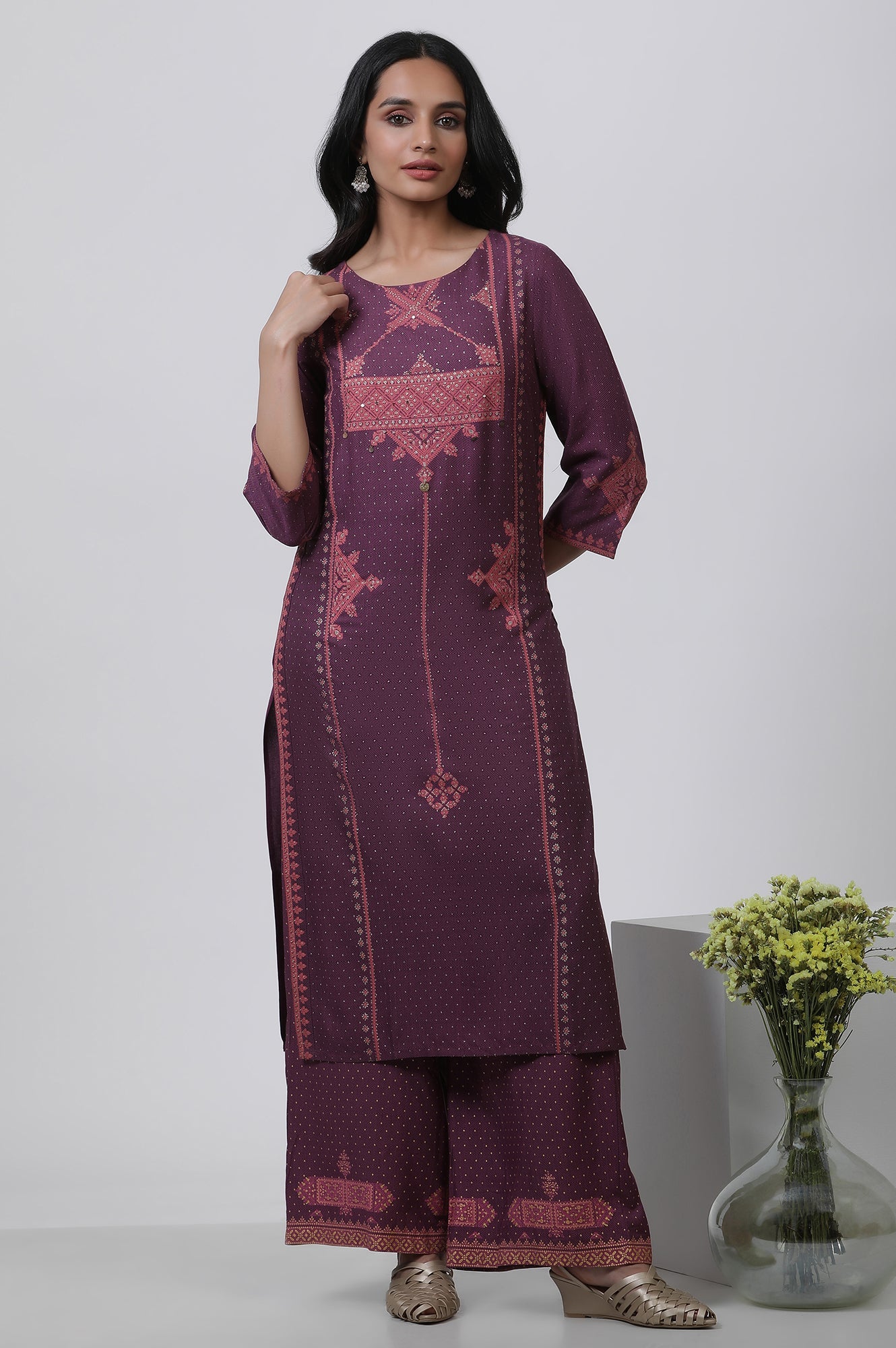 Purple Embellished Kurta And Parallel Pants Set