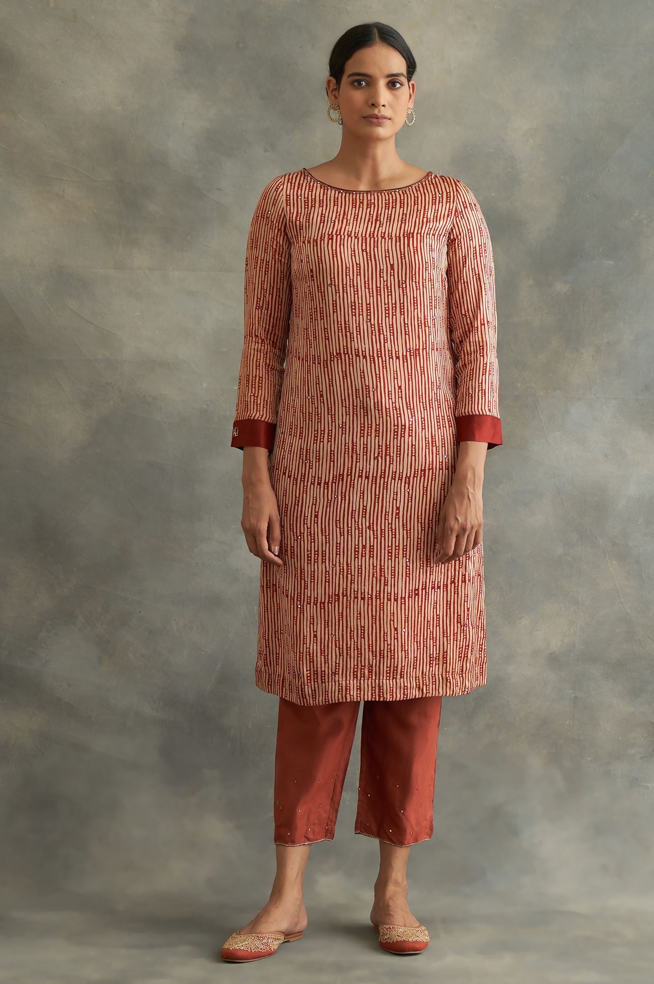 Red Block Printed kurta In Lustrous Satin