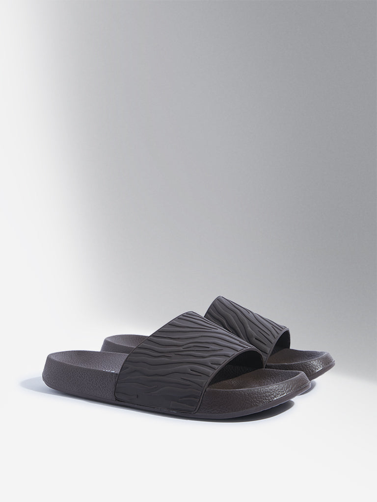 SOLEPLAY Dark Brown Wave-Textured Slides