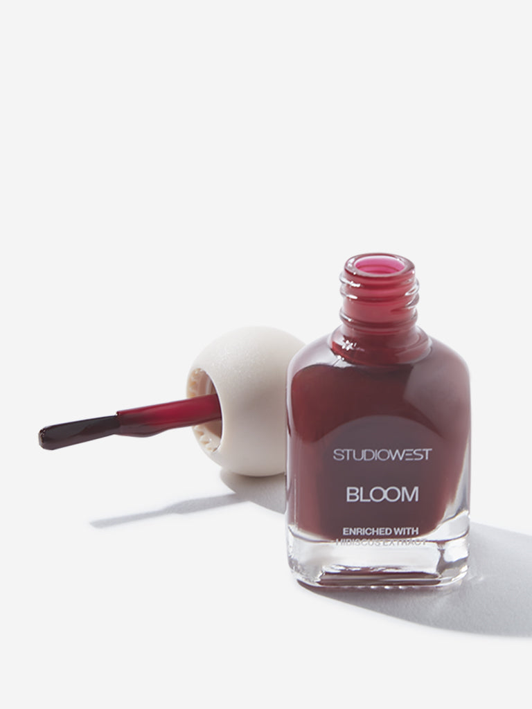 Studiowest Bloom Creme Maroon- 01 Dahlia Nail Colour - 9 ML