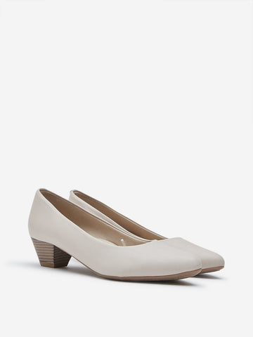 LUNA BLU Ivory Solid Pointed Pump Shoes