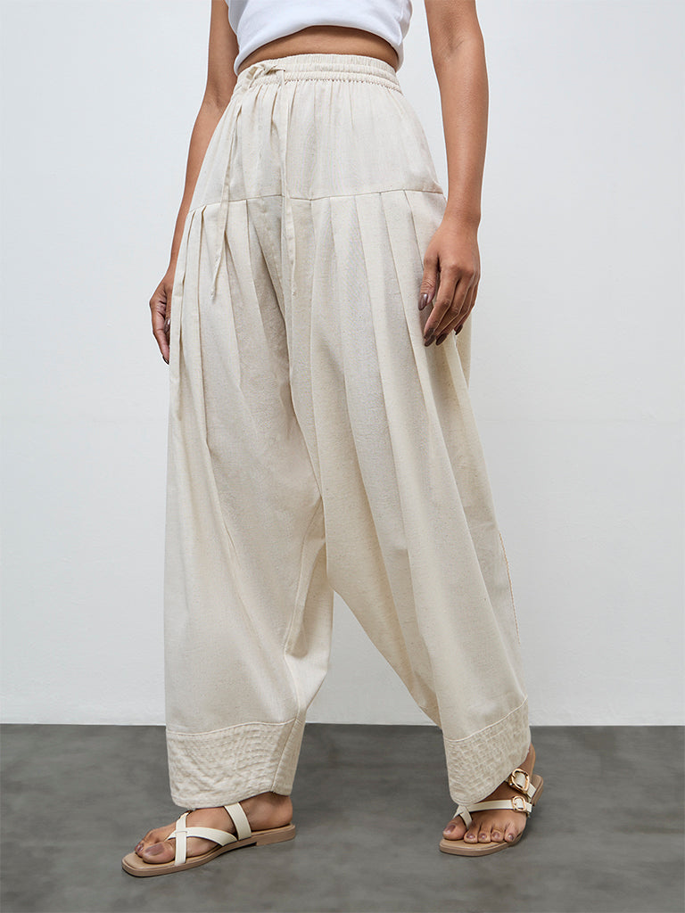 Utsa Off-White Cotton-Blend Farshi Salwar