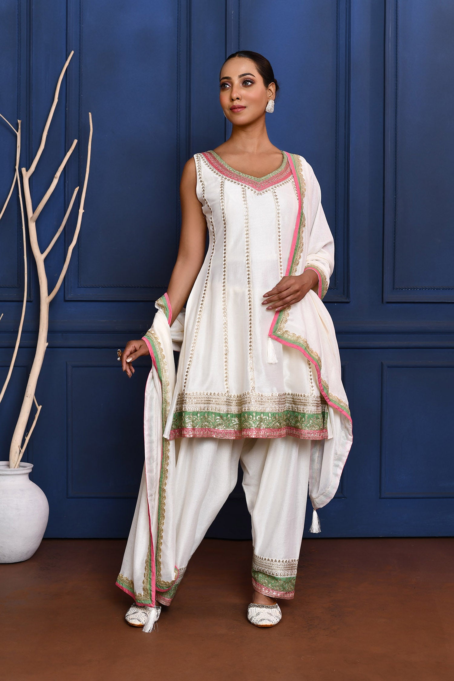 White Embroidered Crepe Kurta Set