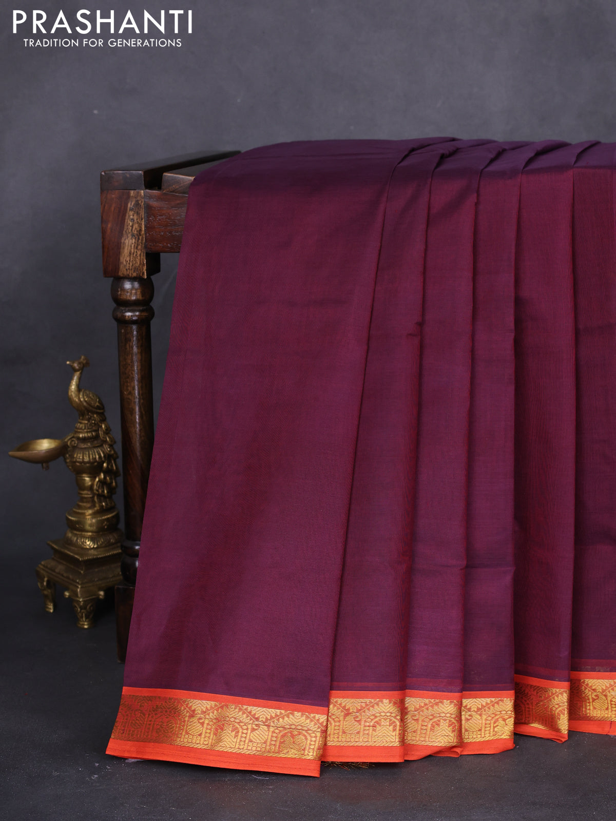 10 yards silk cotton saree wine shade and dual shade of pinkish orange with plain body and zari woven border