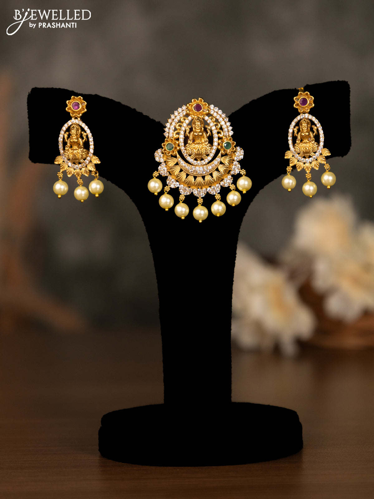 Antique pendant set lakshmi design with kemp & cz stones and pearl hangings