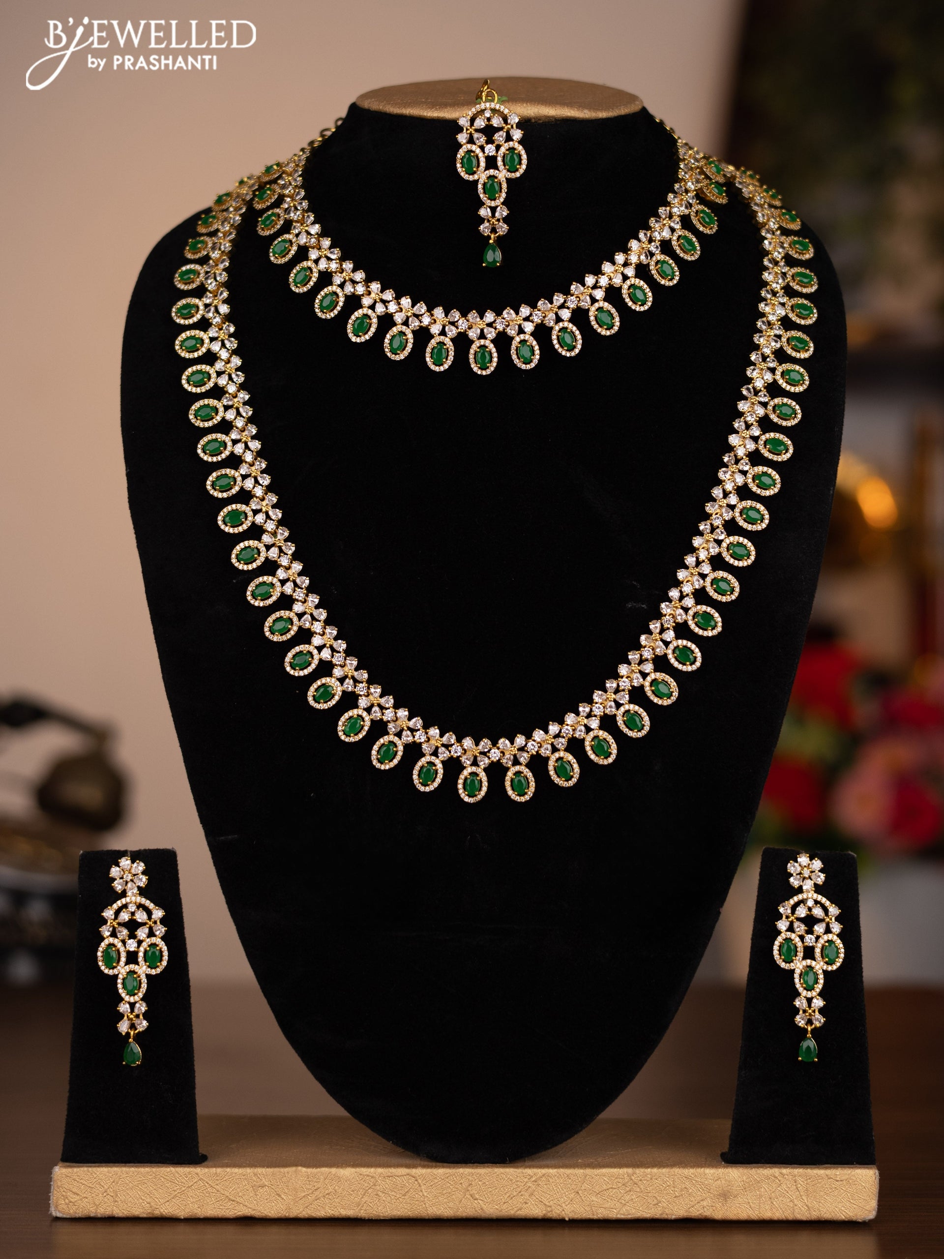 Antique combo set with simple design and green kemp & cz stones