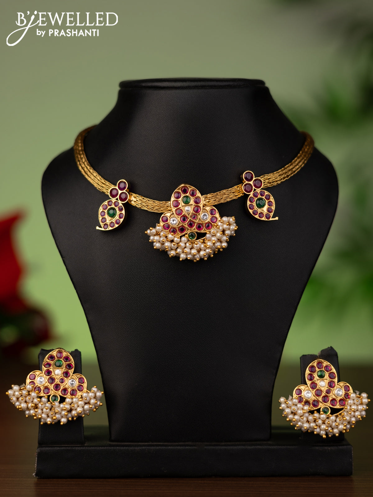 Antique attigai necklace with kemp & kundan stones and pearls