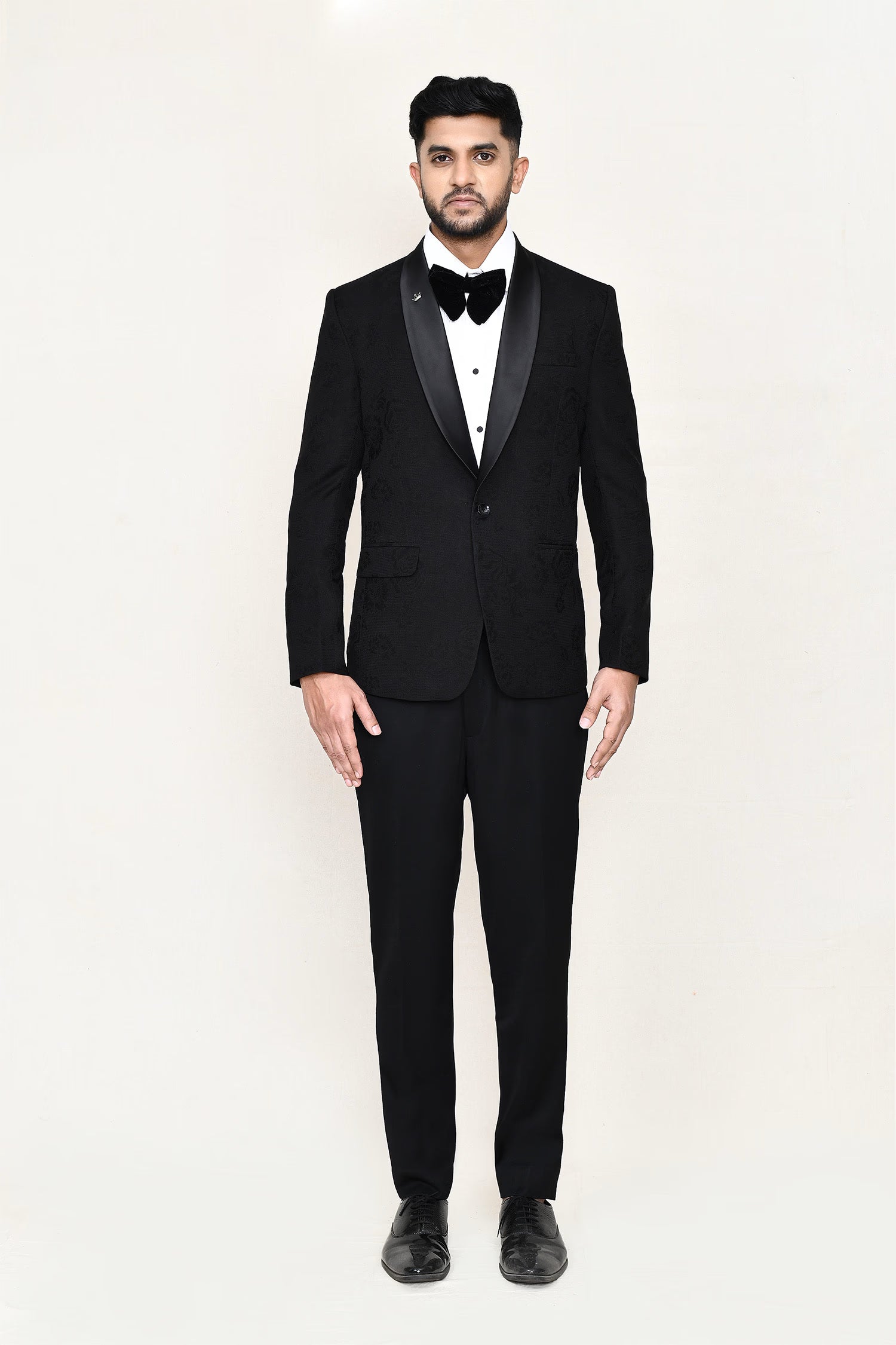 Black Jacquard Three Piece Suit Set With Bow