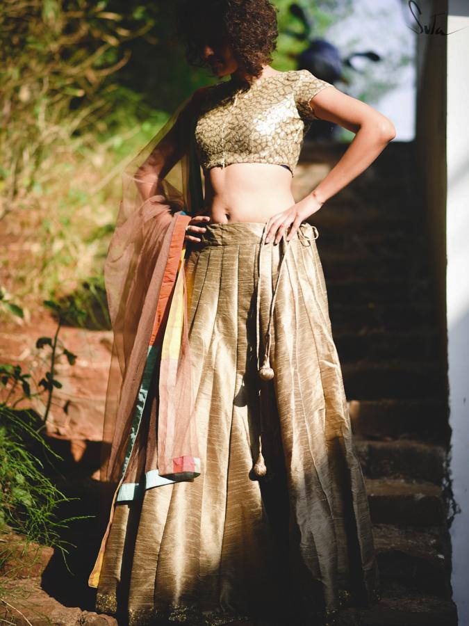 Ravishing gold Raw silkskirt