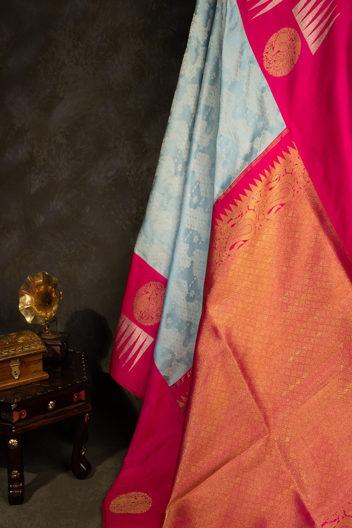 Mandir Grey & Pink Kanchi All Over Saree