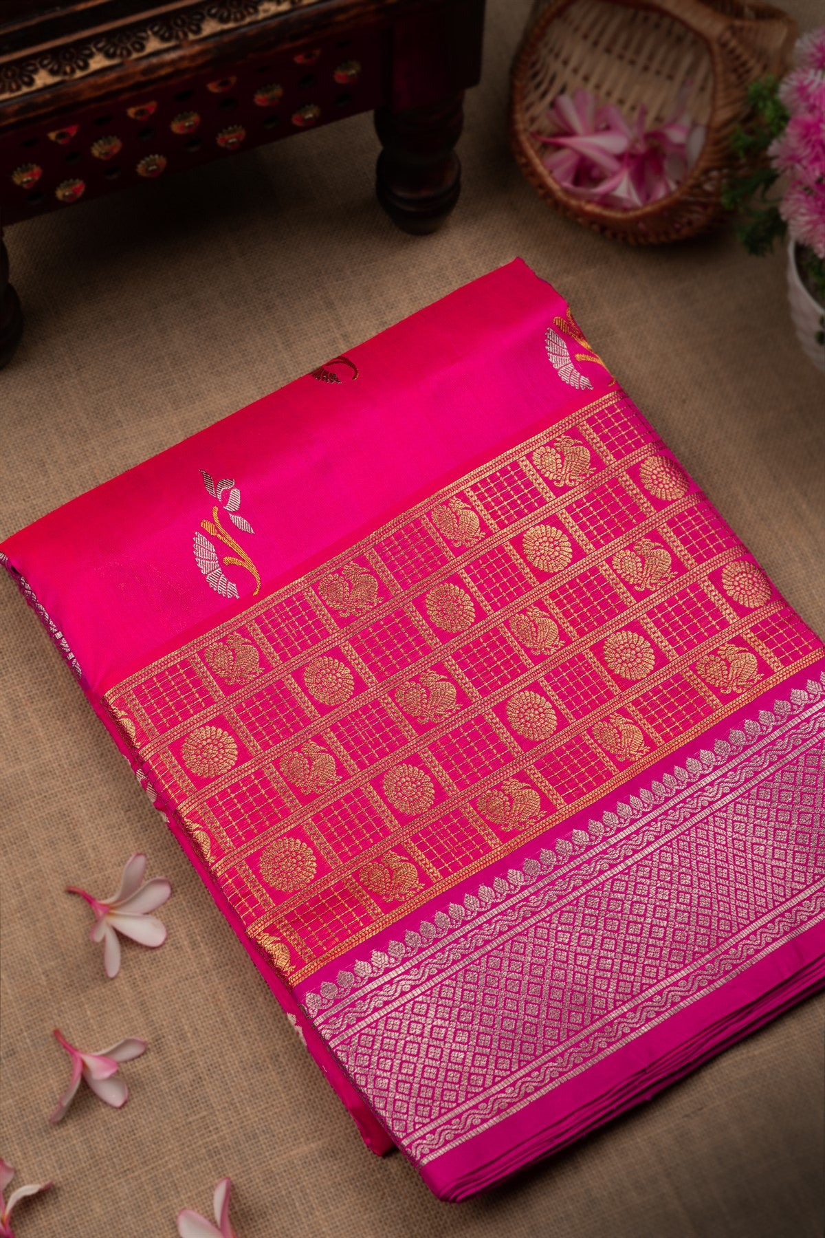 Mandir Reddish Pink & Magenta Uppada Buttis Saree